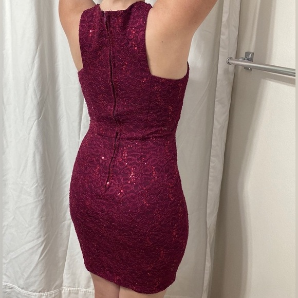 City Triangles Women’s pink sequin and lace halter neck midi dress. Size 5. - Picture 2 of 5